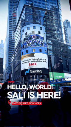 🌏Hello, world! SALI is here!
SALI lands on the NASDAQ Tower in Times Square, New York