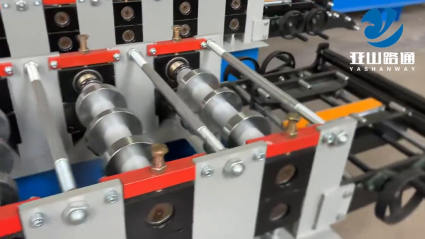 High-efficiency fully automatic tile pressing machine