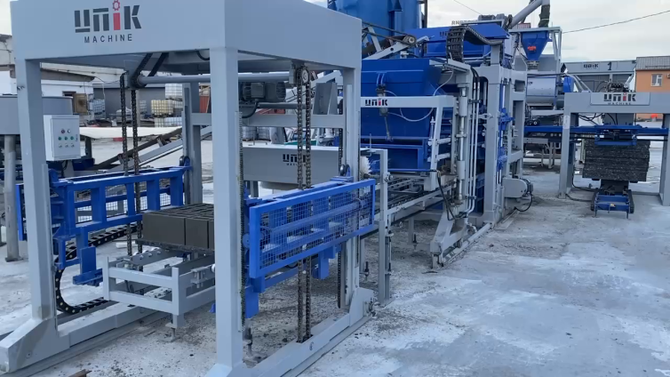 Cement concrete brick making machine
