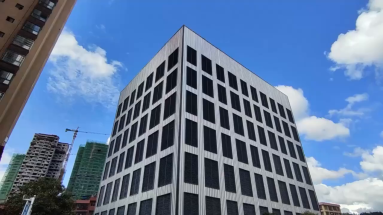 Demonstration of vertical lifting garage operation