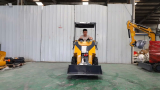 YF400 ride-on mini skid steer loader