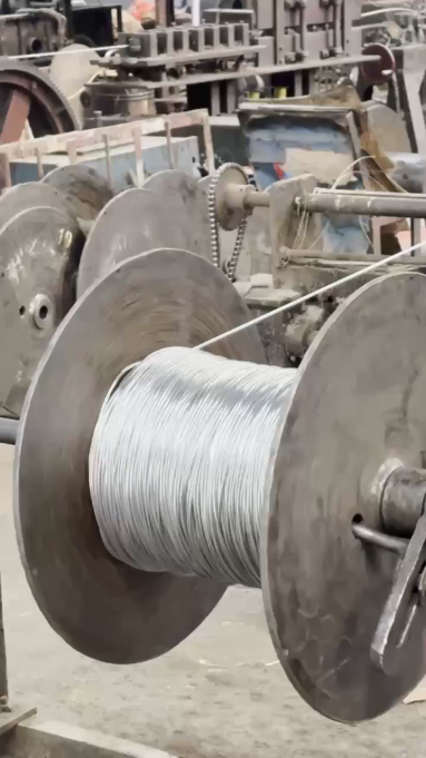 Jiangsu Factory Steel Wire Rope 1000m/ Reel R. H. R. L Steel Core 1770
