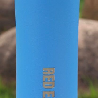Drinking water has never been so tempting. The BRUCE Series thermal bottle is made from copper coating which increases the corrosion resistance and ensures no metallic aftertaste.