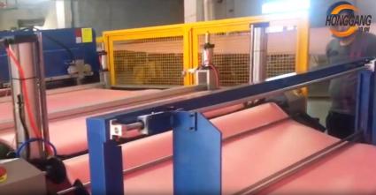 Automati roll feeding epe foam cutting machine with conveyor