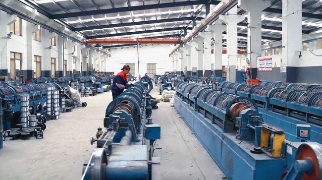 Twisting strands for 6X19 steel wire cable and cable for lifting