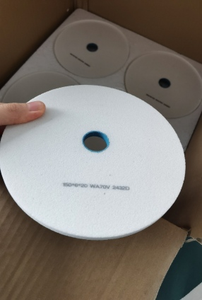 150x6x20mm WA 70# V Grinding Wheel