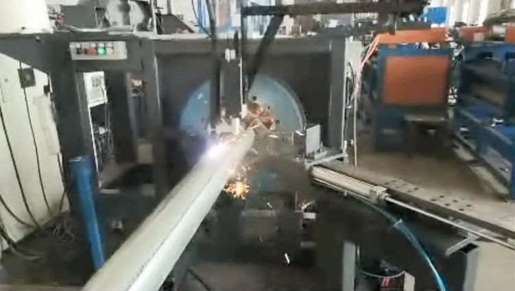 Robot Base Plate Welding And Door Cutting Combination Machine