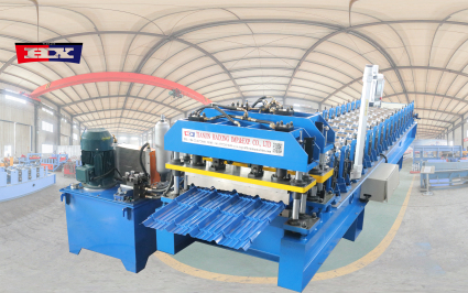 Glazed roof roll forming machine