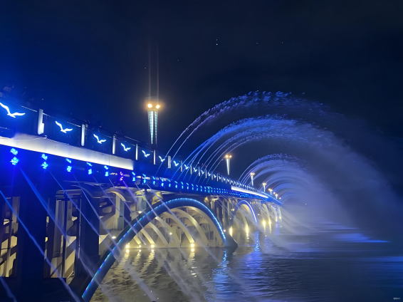Fountain Knowledge: What is the bridge waterfall fountain?