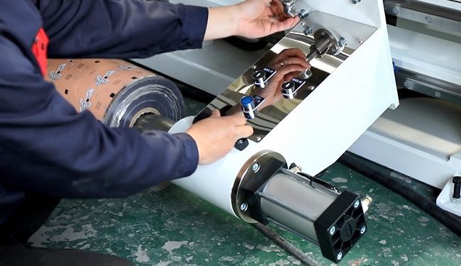 High speed printed film slitter rewinder and auto slitting machine