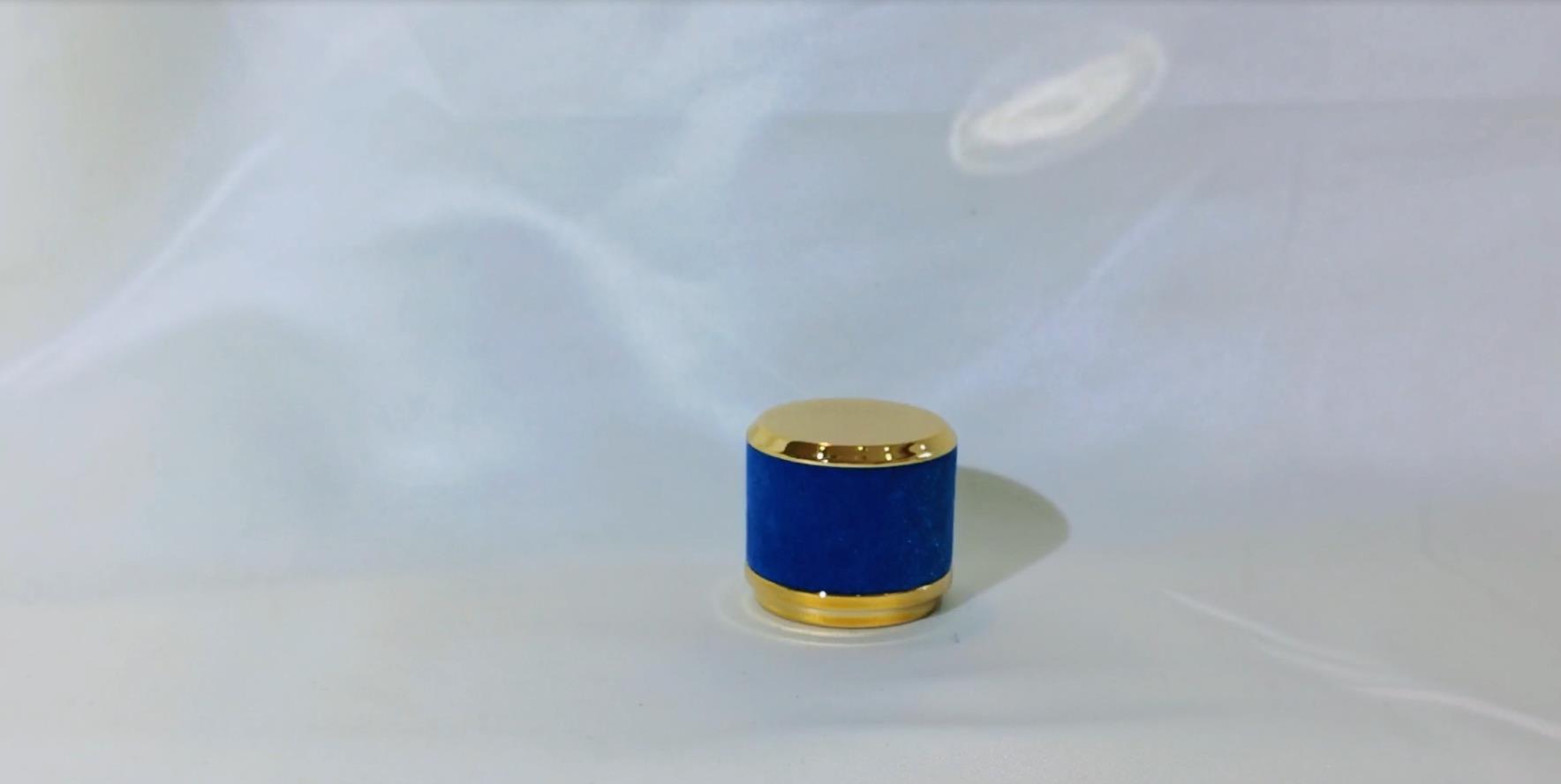 Velvet round Perfume Cap