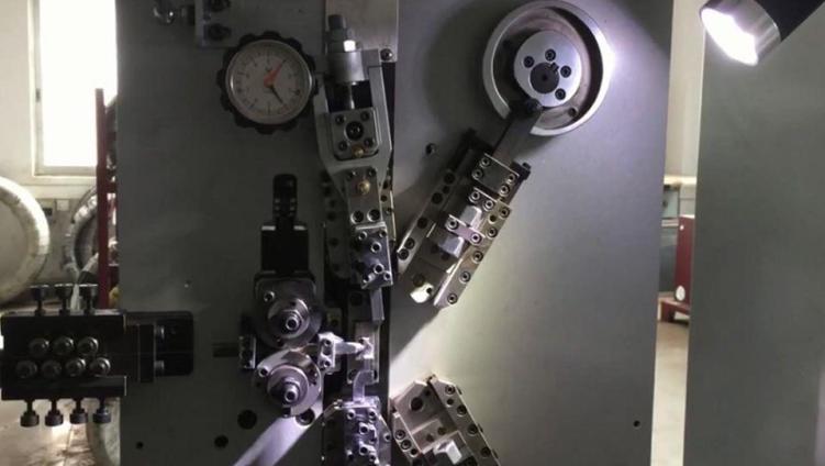 automative cnc coiling compression spring machine