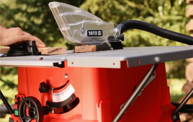 YT-82165 wood table saw with retractable desktop