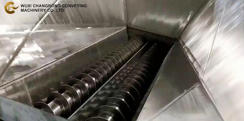 Live bottom screw conveyor