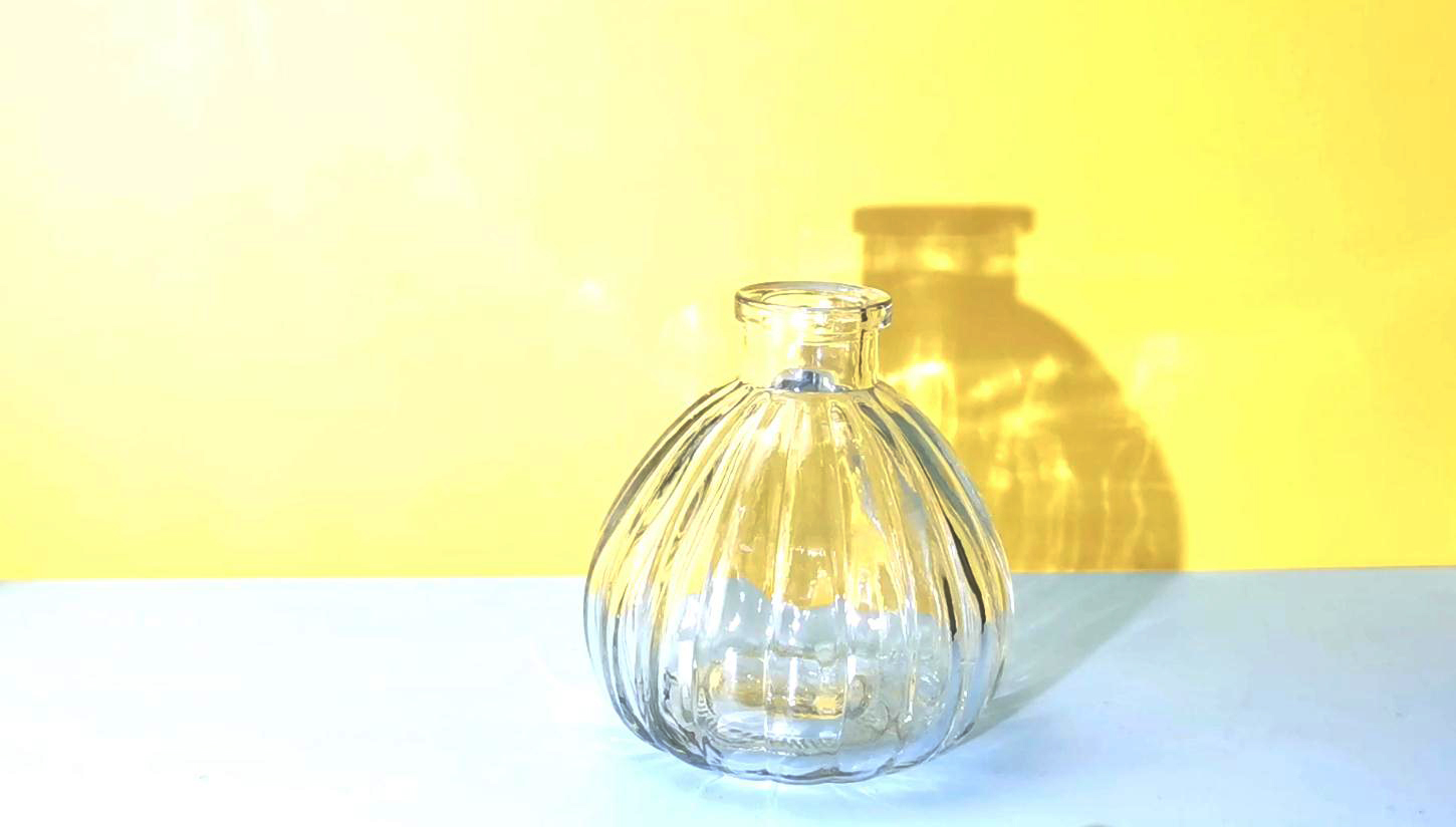 Mini tabletop vase